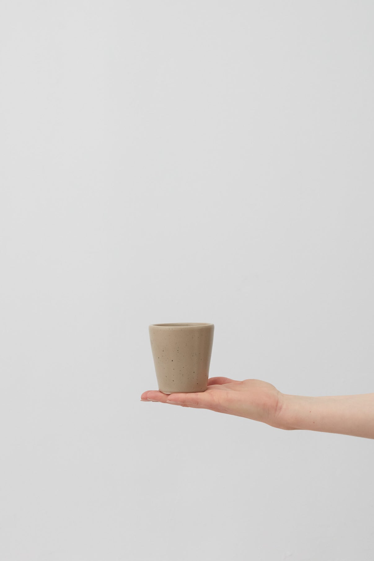 OUTLET MUG B 250 ML